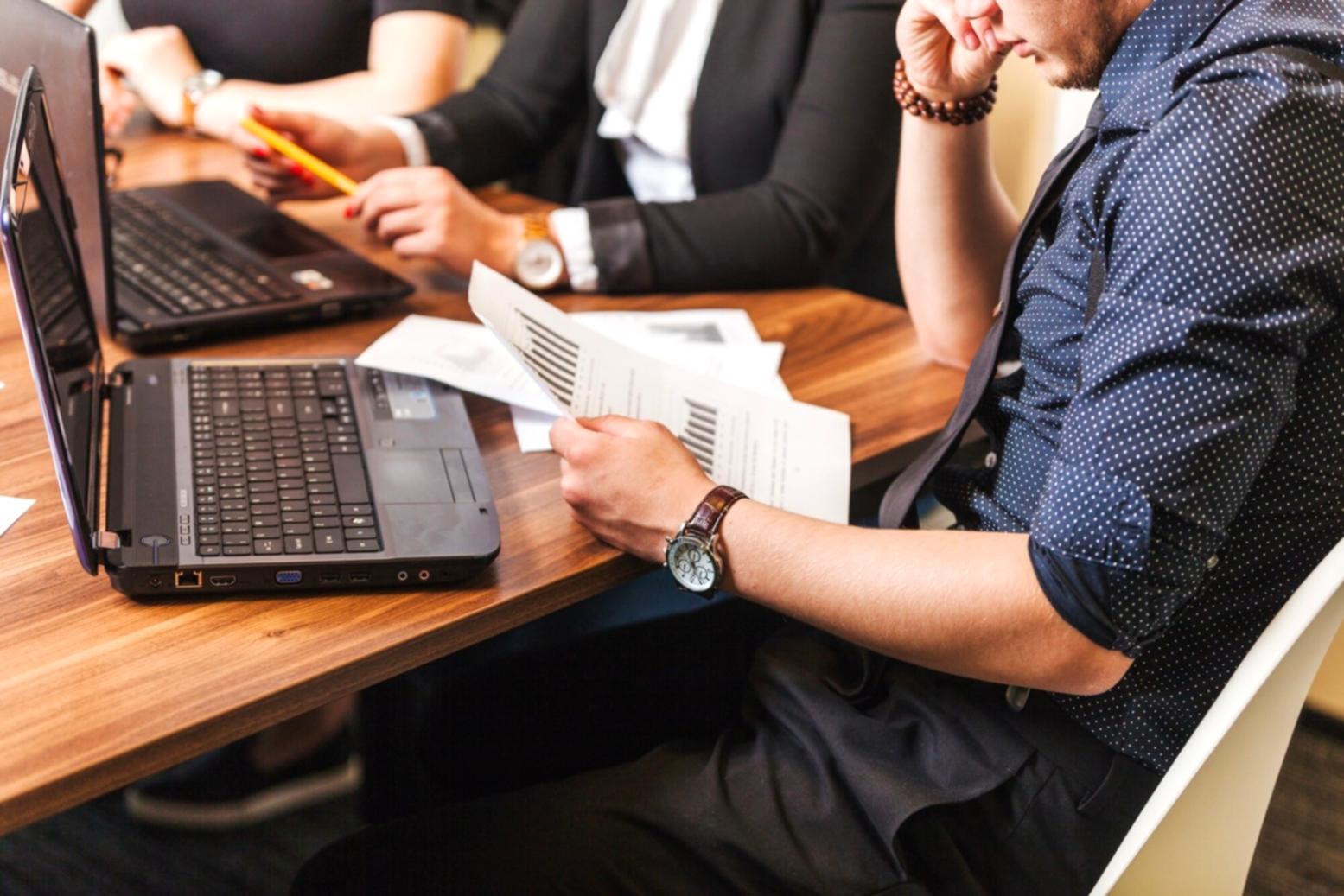 Experts financiers en session de formation